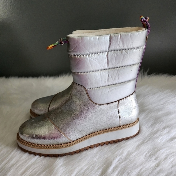 *NWOB* Toms McKenna Silver Astro Boot - Picture 5 of 7